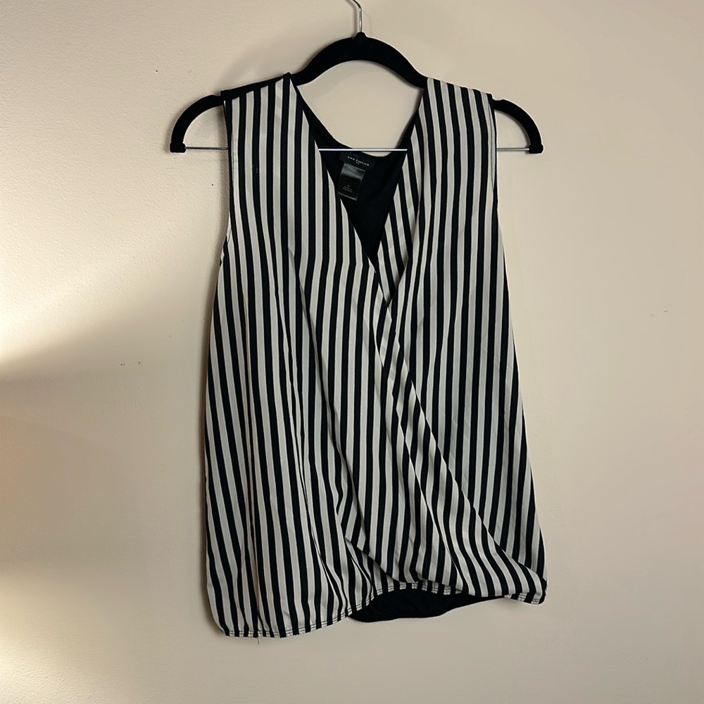 💼 Ann Taylor | Black & White | Wrap Blouse | Size Medium